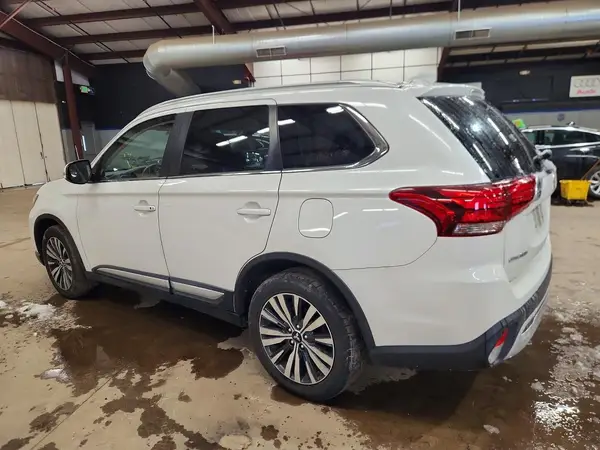 JA4AD3A32LZ033501 2020 MITSUBISHI OUTLANDER - Image 2