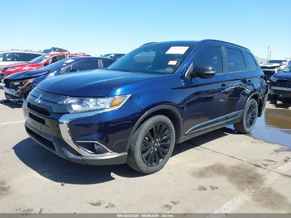 JA4AD3A32LZ034888 2020 MITSUBISHI OUTLANDER - Image 2