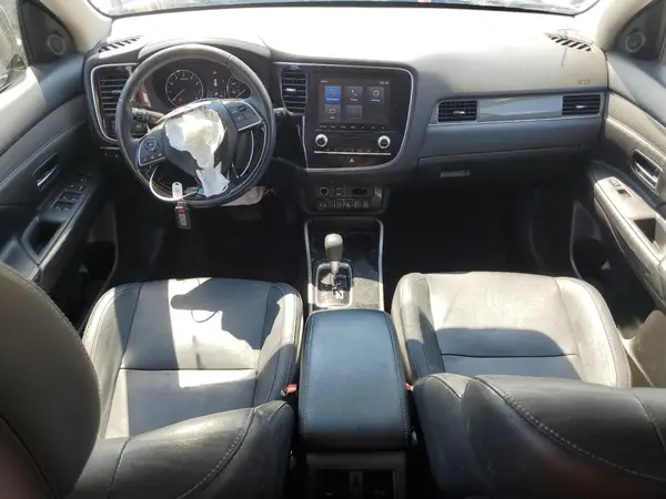 JA4AD3A32LZ035555 2020 MITSUBISHI OUTLANDER - Image 8