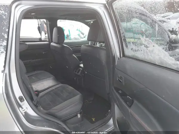 JA4AD3A32LZ041128 2020 MITSUBISHI OUTLANDER - Image 8