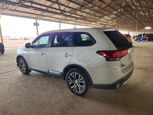 JA4AD3A33GZ001243 2016 MITSUBISHI OUTLANDER - Image 2