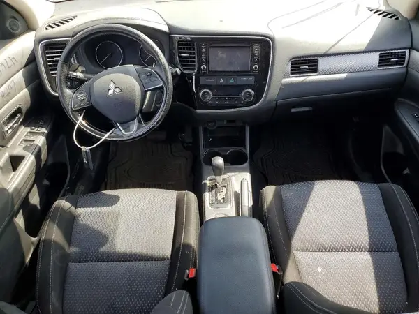 JA4AD3A33GZ006328 2016 MITSUBISHI OUTLANDER - Image 8