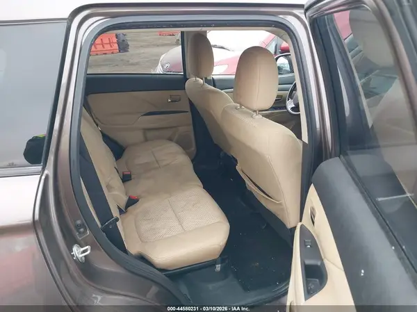JA4AD3A33GZ006409 2016 MITSUBISHI OUTLANDER - Image 8