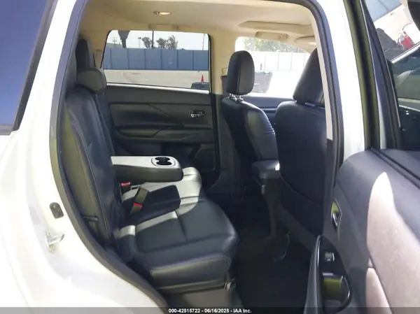 JA4AD3A33GZ013375 2016 MITSUBISHI OUTLANDER - Image 8