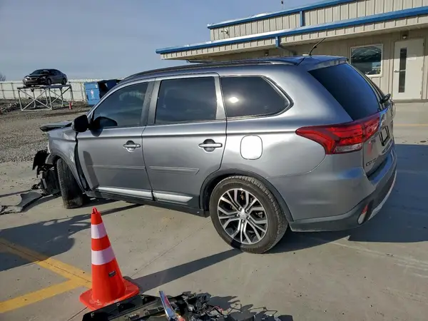 JA4AD3A33GZ017586 2016 MITSUBISHI OUTLANDER - Image 2