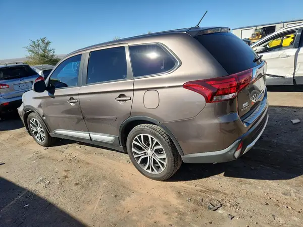 JA4AD3A33GZ018821 2016 MITSUBISHI OUTLANDER - Image 2