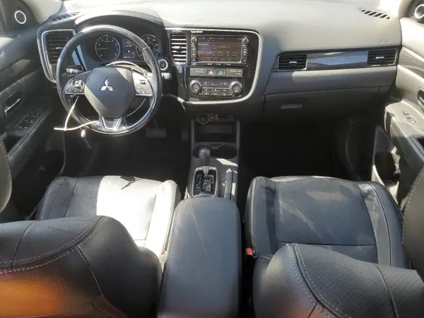 JA4AD3A33GZ027633 2016 MITSUBISHI OUTLANDER - Image 8