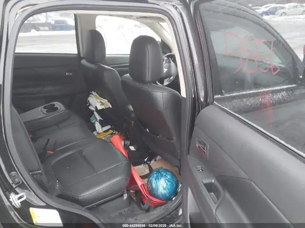 JA4AD3A33GZ037305 2016 MITSUBISHI OUTLANDER - Image 8