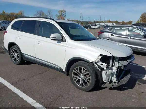 JA4AD3A33GZ061040 2016 MITSUBISHI OUTLANDER - Image 1