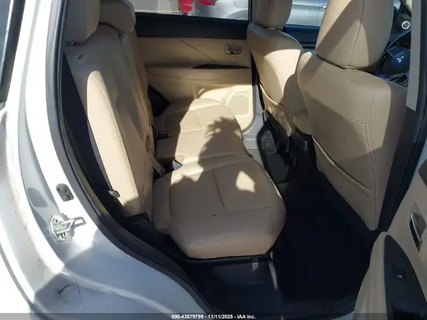 JA4AD3A33GZ061040 2016 MITSUBISHI OUTLANDER - Image 8