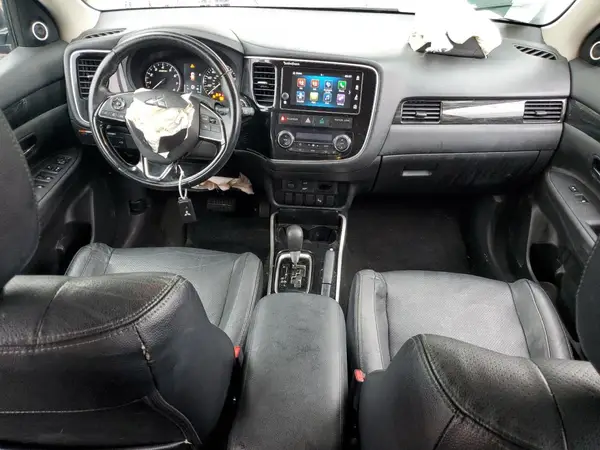JA4AD3A33HZ008971 2017 MITSUBISHI OUTLANDER - Image 8