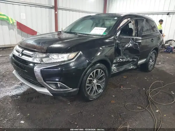 JA4AD3A33HZ012079 2017 MITSUBISHI OUTLANDER - Image 2