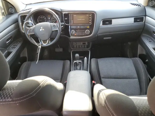 JA4AD3A33HZ019873 2017 MITSUBISHI OUTLANDER - Image 8