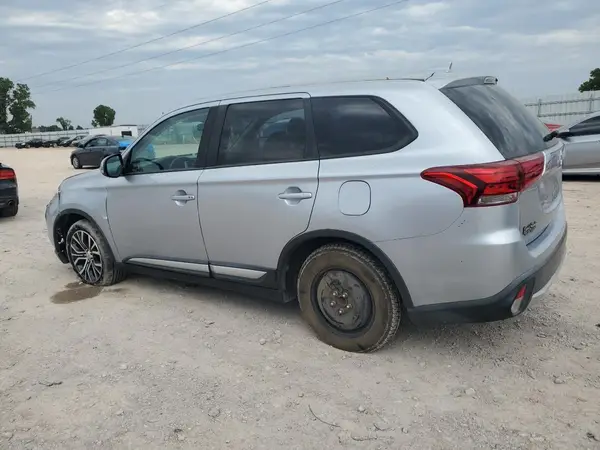JA4AD3A33HZ021302 2017 MITSUBISHI OUTLANDER - Image 2