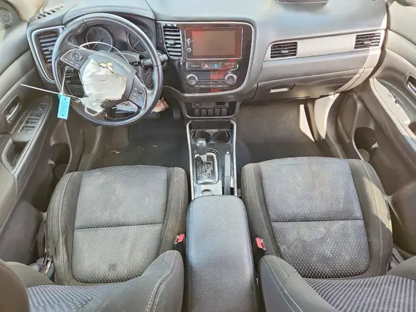 JA4AD3A33HZ022434 2017 MITSUBISHI OUTLANDER - Image 8