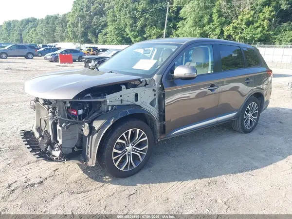 JA4AD3A33HZ025642 2017 MITSUBISHI OUTLANDER - Image 2