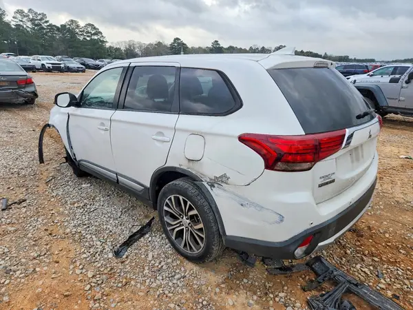 JA4AD3A33HZ029092 2017 MITSUBISHI OUTLANDER - Image 2