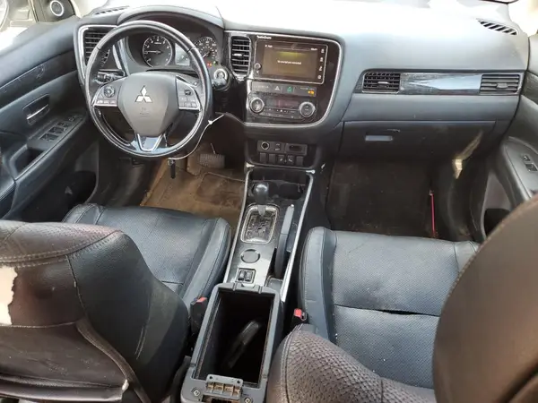 JA4AD3A33HZ029657 2017 MITSUBISHI OUTLANDER - Image 8