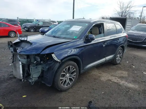 JA4AD3A33HZ037631 2017 MITSUBISHI OUTLANDER - Image 2