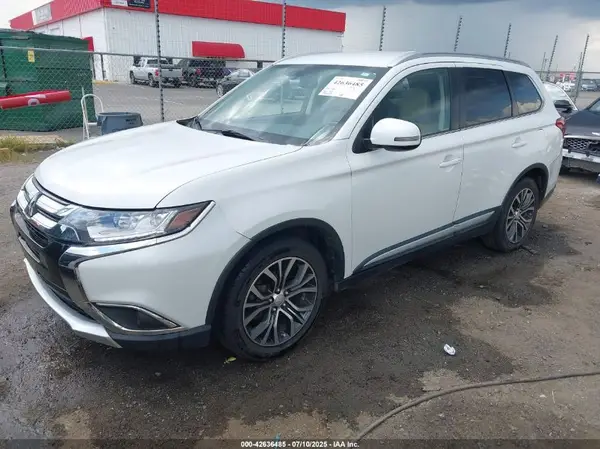 JA4AD3A33HZ038083 2017 MITSUBISHI OUTLANDER - Image 2