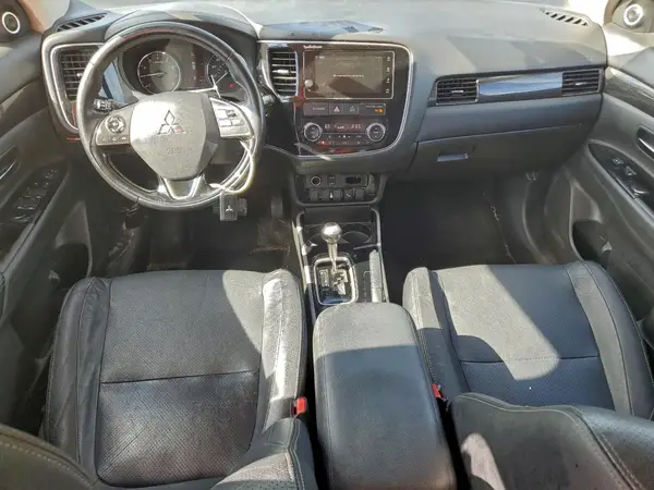 JA4AD3A33HZ038911 2017 MITSUBISHI OUTLANDER - Image 8