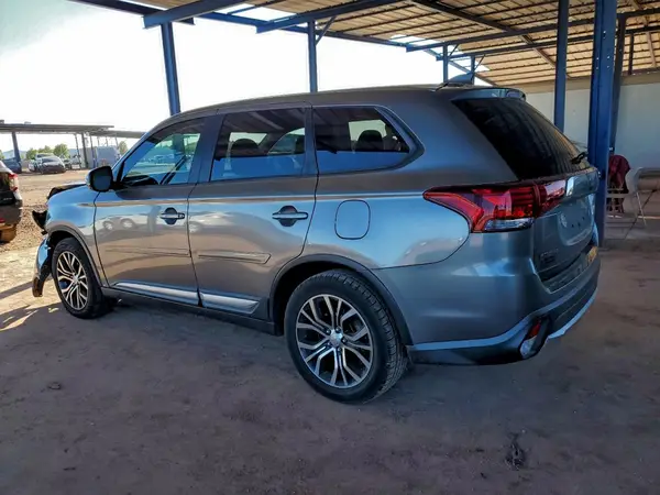 JA4AD3A33HZ040724 2017 MITSUBISHI OUTLANDER - Image 2