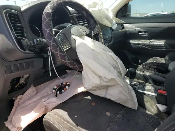 JA4AD3A33HZ042859 2017 MITSUBISHI OUTLANDER - Image 8