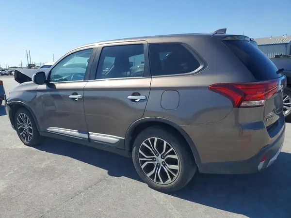 JA4AD3A33HZ043042 2017 MITSUBISHI OUTLANDER - Image 2