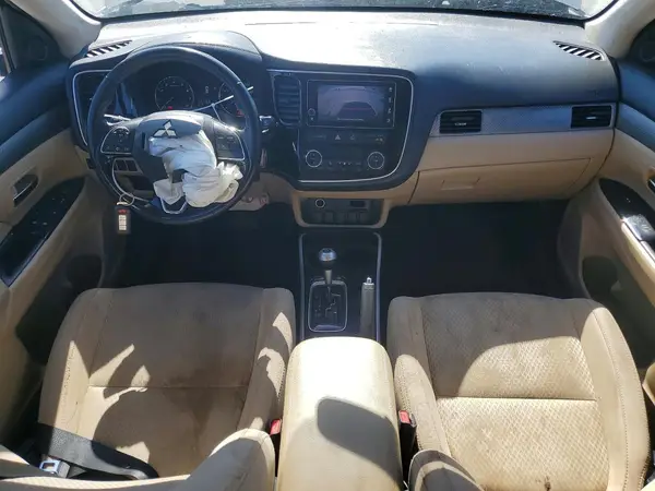JA4AD3A33HZ043042 2017 MITSUBISHI OUTLANDER - Image 8