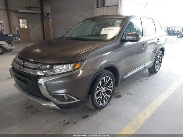 JA4AD3A33HZ051674 2017 MITSUBISHI OUTLANDER - Image 2
