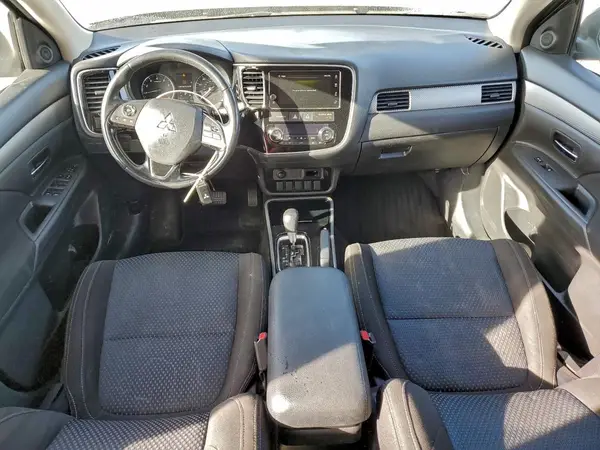 JA4AD3A33HZ054770 2017 MITSUBISHI OUTLANDER - Image 8