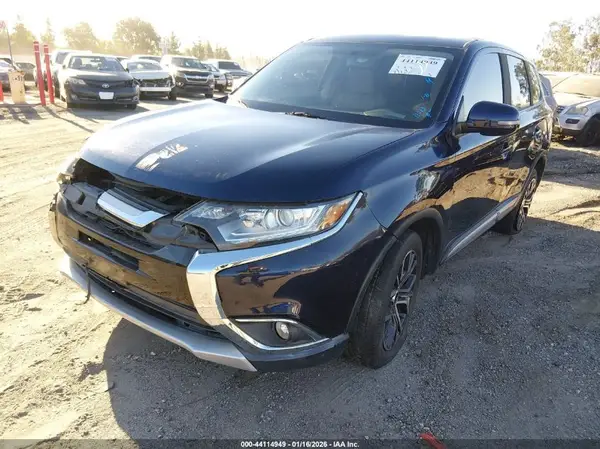 JA4AD3A33HZ055904 2017 MITSUBISHI OUTLANDER - Image 2