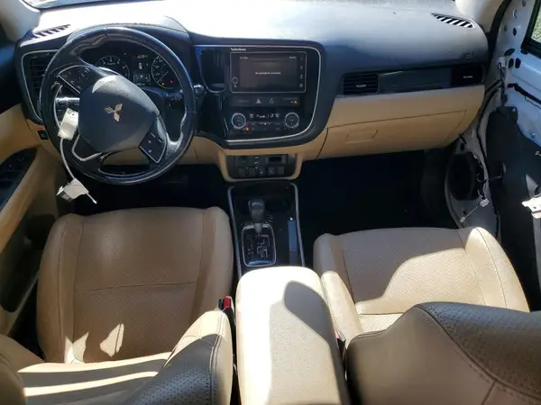JA4AD3A33HZ058494 2017 MITSUBISHI OUTLANDER - Image 8