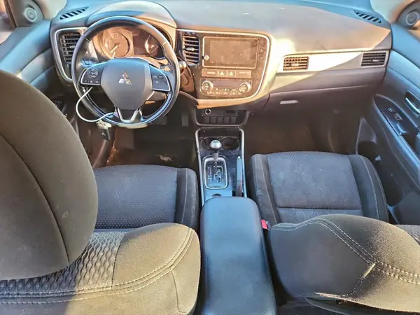 JA4AD3A33HZ066949 2017 MITSUBISHI OUTLANDER - Image 8