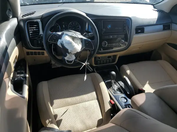 JA4AD3A33HZ067048 2017 MITSUBISHI OUTLANDER - Image 8