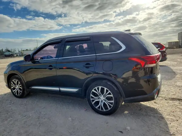 JA4AD3A33JJ000597 2018 MITSUBISHI OUTLANDER - Image 2