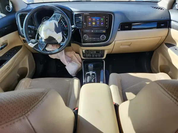 JA4AD3A33JJ000664 2018 MITSUBISHI OUTLANDER - Image 8