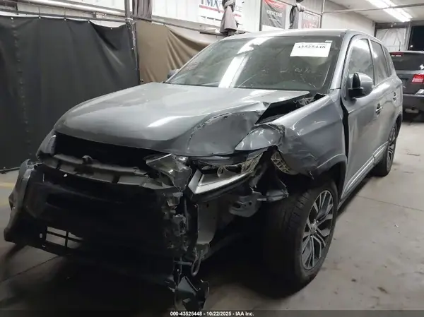 JA4AD3A33JJ003936 2018 MITSUBISHI OUTLANDER - Image 2