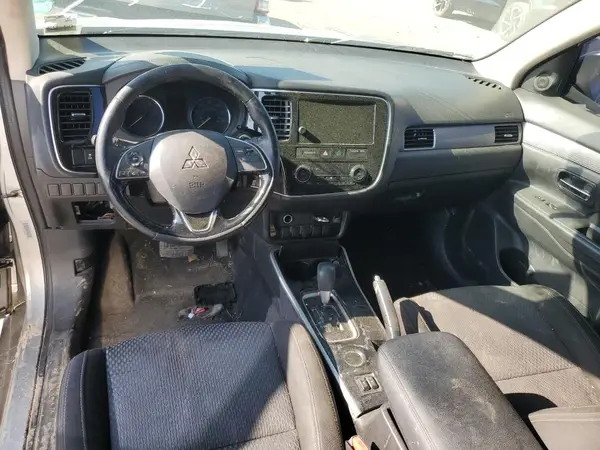 JA4AD3A33JJ004195 2018 MITSUBISHI OUTLANDER - Image 8