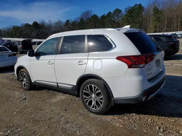 JA4AD3A33JZ000746 2018 MITSUBISHI OUTLANDER - Image 2