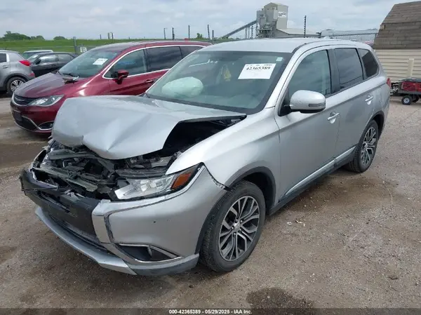 JA4AD3A33JZ000875 2018 MITSUBISHI OUTLANDER - Image 2