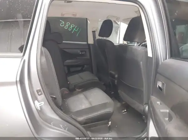 JA4AD3A33JZ004098 2018 MITSUBISHI OUTLANDER - Image 8