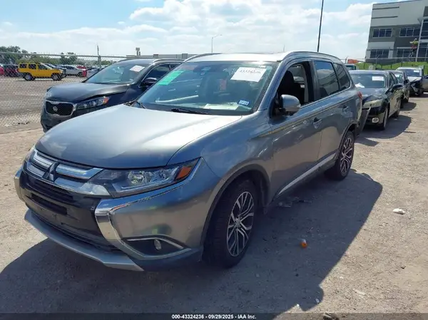 JA4AD3A33JZ006742 2018 MITSUBISHI OUTLANDER - Image 2