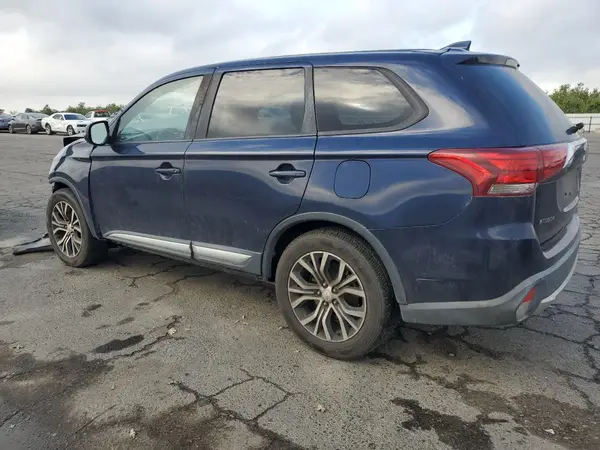 JA4AD3A33JZ015490 2018 MITSUBISHI OUTLANDER - Image 2