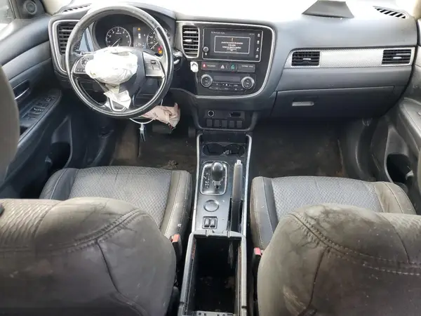 JA4AD3A33JZ015490 2018 MITSUBISHI OUTLANDER - Image 8
