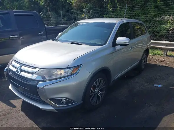 JA4AD3A33JZ016946 2018 MITSUBISHI OUTLANDER - Image 2