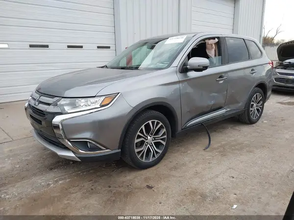 JA4AD3A33JZ017286 2018 MITSUBISHI OUTLANDER - Image 2