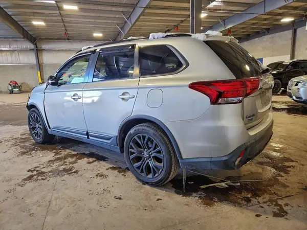 JA4AD3A33JZ018342 2018 MITSUBISHI OUTLANDER - Image 2