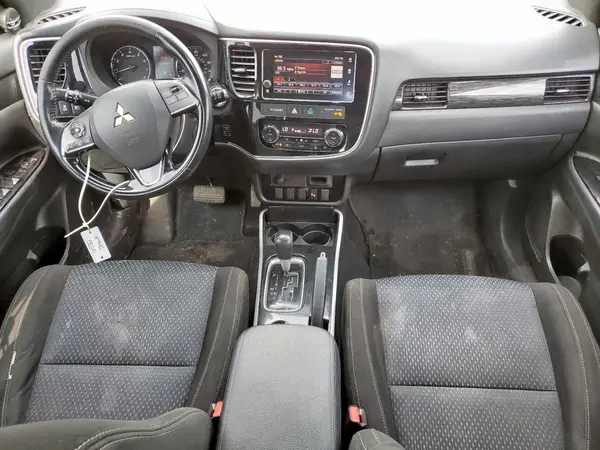 JA4AD3A33JZ022150 2018 MITSUBISHI OUTLANDER - Image 8