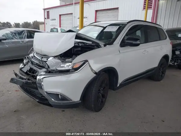JA4AD3A33JZ022696 2018 MITSUBISHI OUTLANDER - Image 2